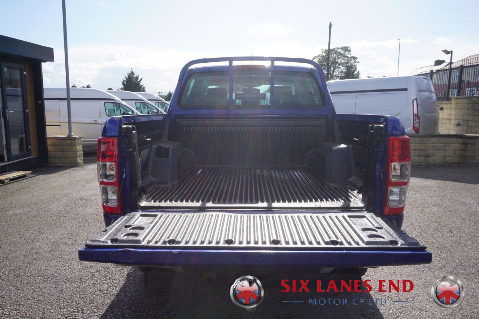 Ford Ranger 3.2 TDCi Limited 1 Pickup Double Cab 4dr Diesel Manual 4WD Euro 5 (200 ps)