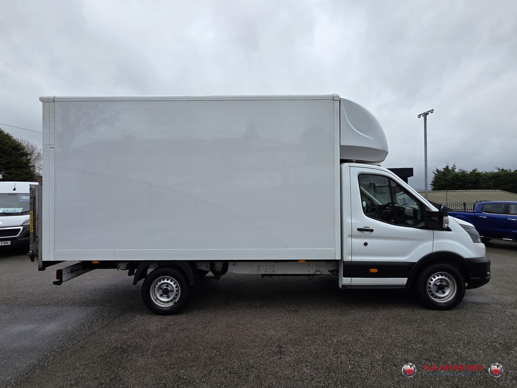 Ford Transit 2.0 350 EcoBlue Leader Luton 3dr Diesel Manual FWD L4 Euro 6 (s/s) (130 ps)
