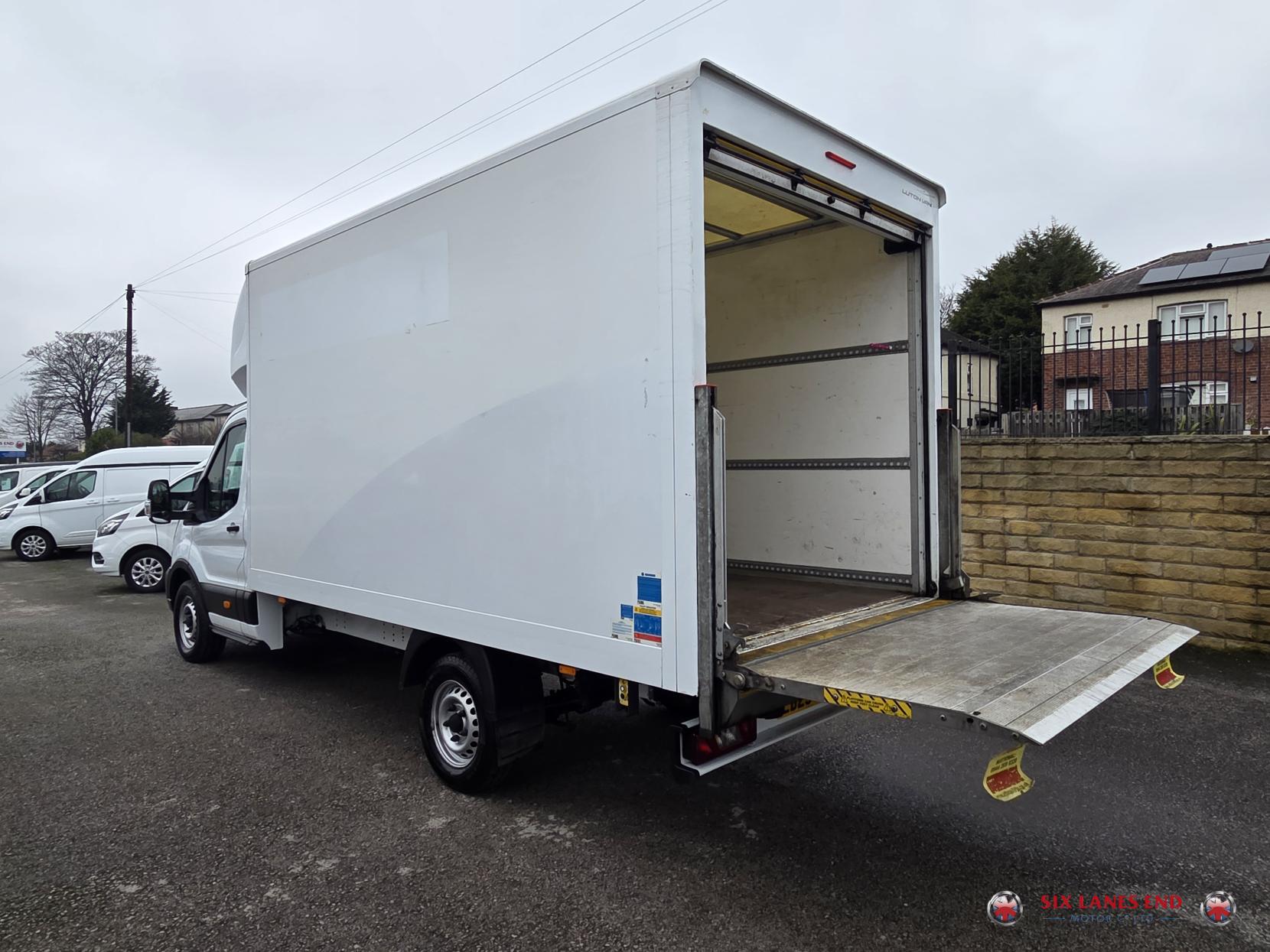 Ford Transit 2.0 350 EcoBlue Leader Luton 3dr Diesel Manual FWD L4 Euro 6 (s/s) (130 ps)