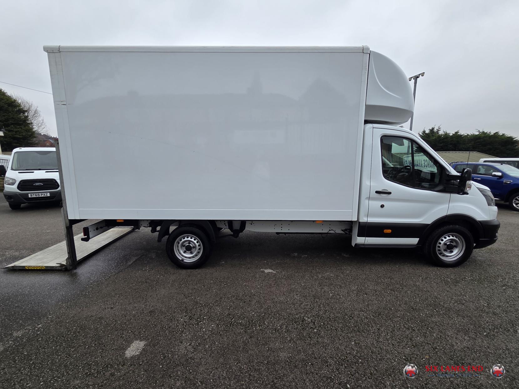 Ford Transit 2.0 350 EcoBlue Leader Luton 3dr Diesel Manual FWD L4 Euro 6 (s/s) (130 ps)