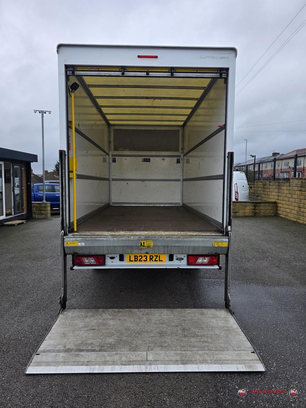 Ford Transit 2.0 350 EcoBlue Leader Luton 3dr Diesel Manual FWD L4 Euro 6 (s/s) (130 ps)