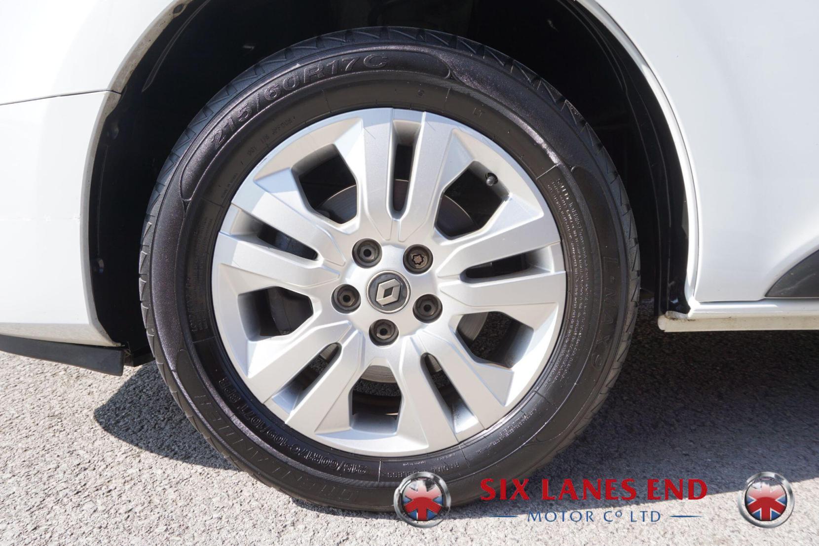 Renault Trafic 2.0 dCi Blue SL28 Sport Panel Van 5dr Diesel Manual L1 H1 Euro 6 (s/s) (130 ps)