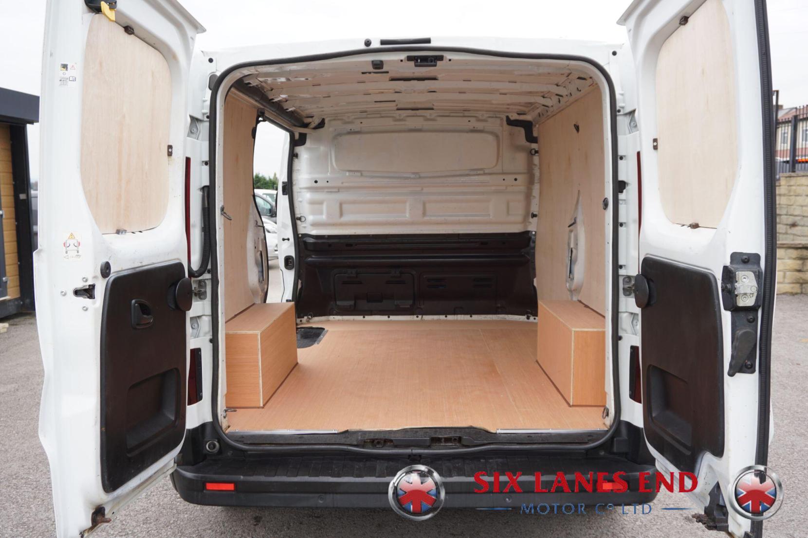 Renault Trafic 2.0 dCi Blue SL28 Sport Panel Van 5dr Diesel Manual L1 H1 Euro 6 (s/s) (130 ps)