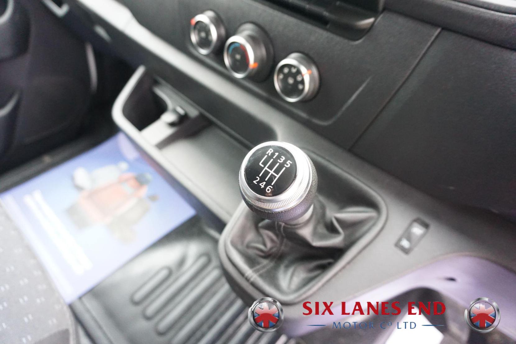 Vauxhall Movano 2.3 CDTi 3500 BiTurbo Edition Panel Van 5dr Diesel Manual FWD L2 H2 Euro 6 (135 ps)