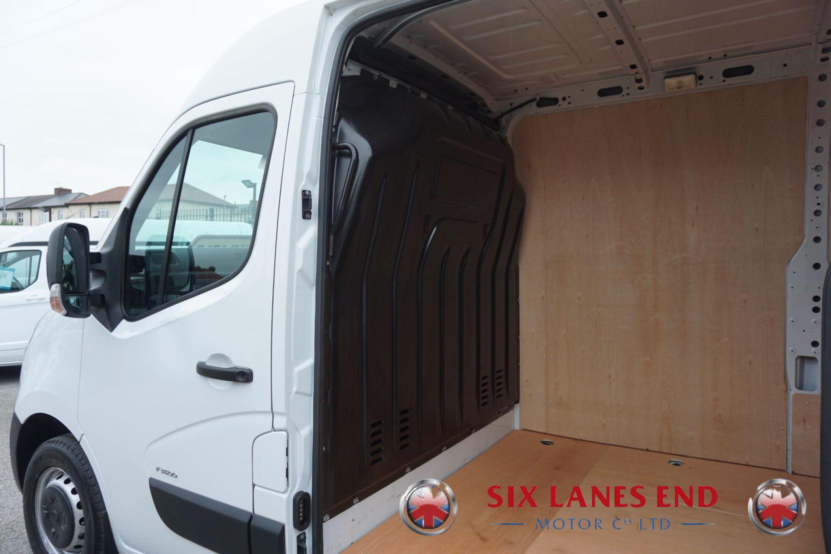 Vauxhall Movano 2.3 CDTi 3500 BiTurbo Edition Panel Van 5dr Diesel Manual FWD L2 H2 Euro 6 (135 ps)