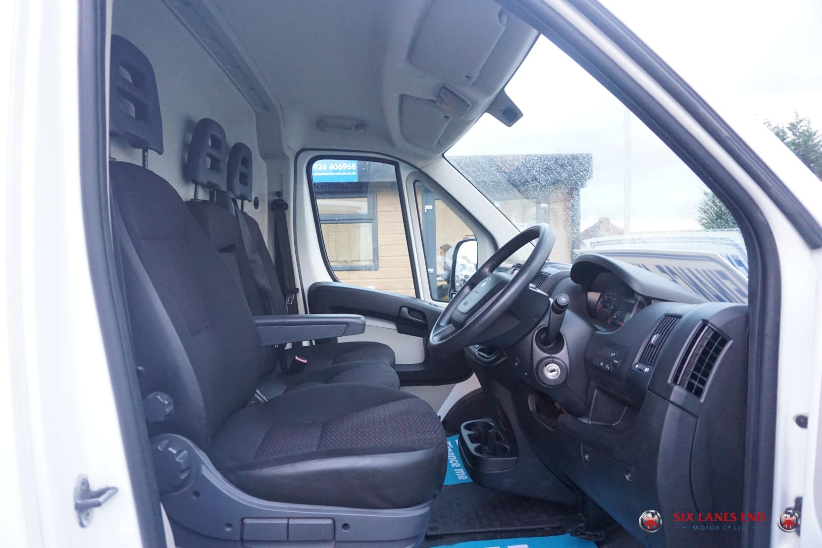 Peugeot Boxer 2.2 BlueHDi 335 Professional Panel Van 5dr Diesel Manual L3 H2 Euro 6 (s/s) (140 ps)
