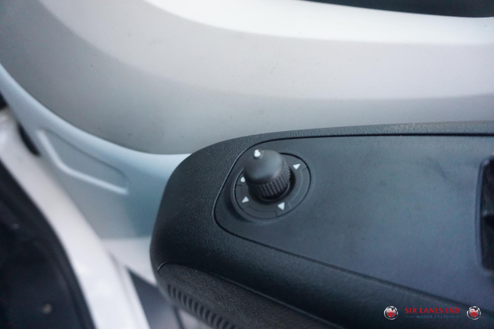 Peugeot Boxer 2.2 BlueHDi 335 Professional Panel Van 5dr Diesel Manual L3 H2 Euro 6 (s/s) (140 ps)