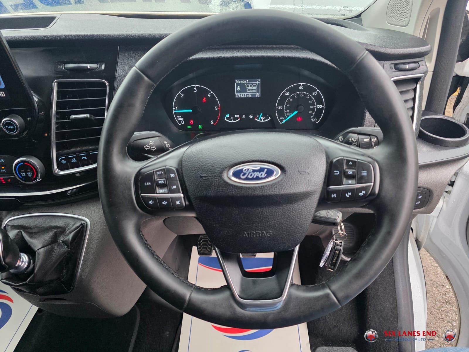 Ford Transit Custom 2.0 320 EcoBlue Limited Crew Van Double Cab 5dr Diesel Manual L2 H1 Euro 6 (s/s) (6 Seat) (130 ps)