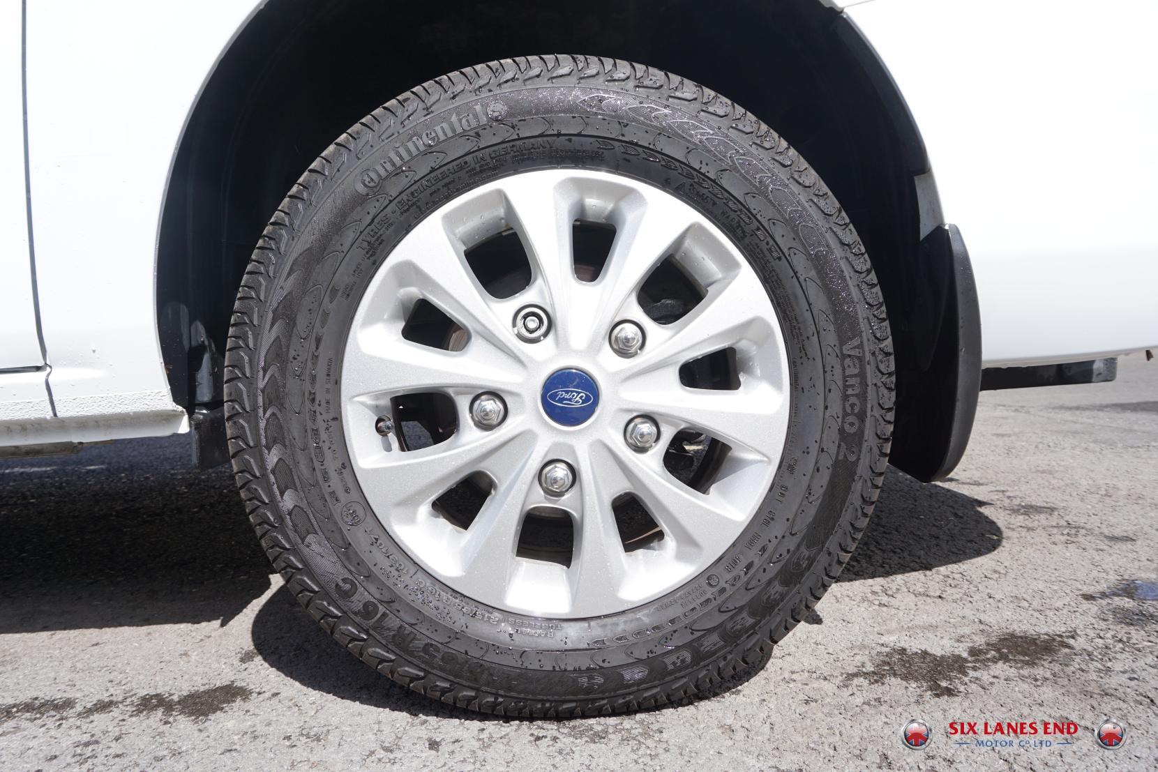 Ford Transit Custom 2.0 320 EcoBlue Limited Crew Van Double Cab 5dr Diesel Manual L2 H1 Euro 6 (s/s) (6 Seat) (130 ps)