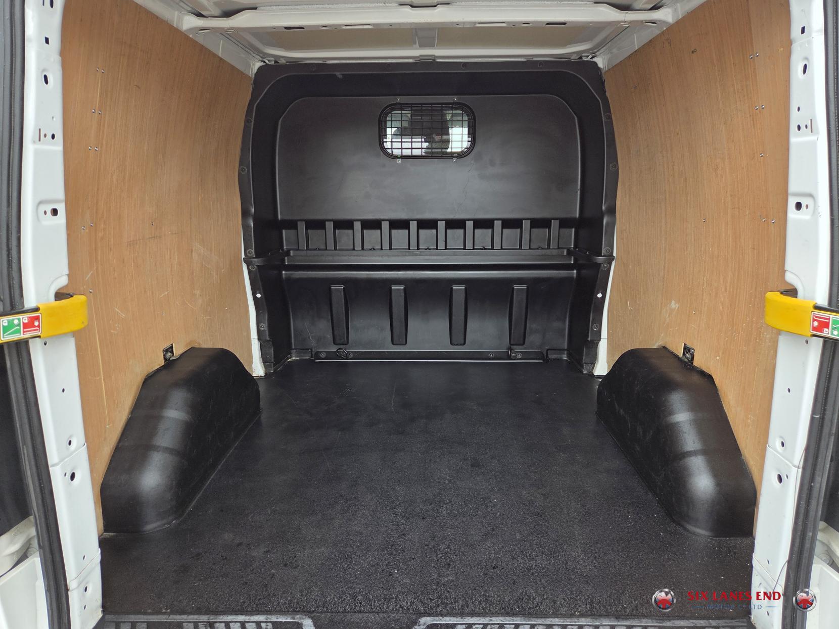 Ford Transit Custom 2.0 320 EcoBlue Limited Crew Van Double Cab 5dr Diesel Manual L2 H1 Euro 6 (s/s) (6 Seat) (130 ps)