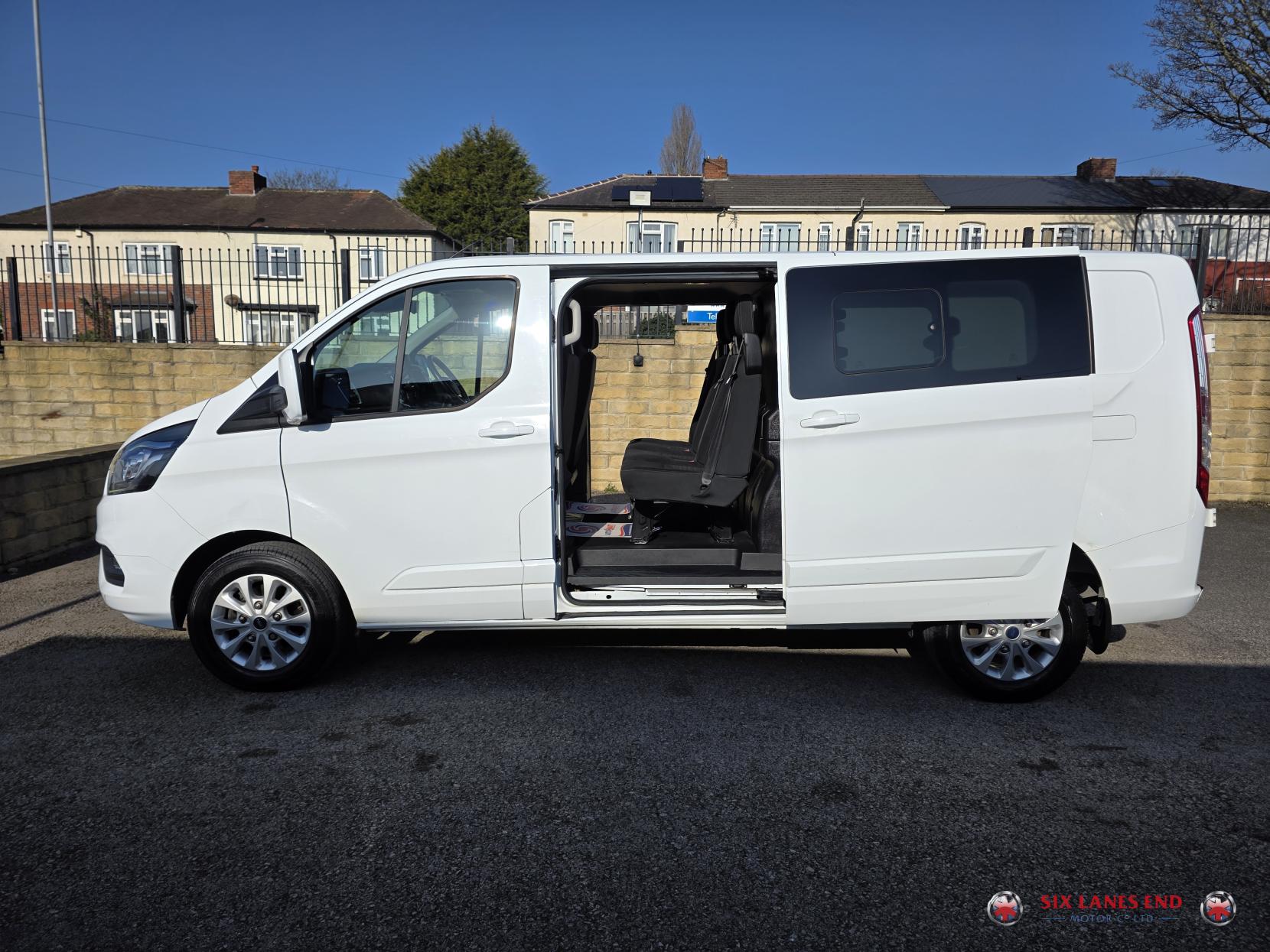 Ford Transit Custom 2.0 320 EcoBlue Limited Crew Van Double Cab 5dr Diesel Manual L2 H1 Euro 6 (s/s) (6 Seat) (130 ps)