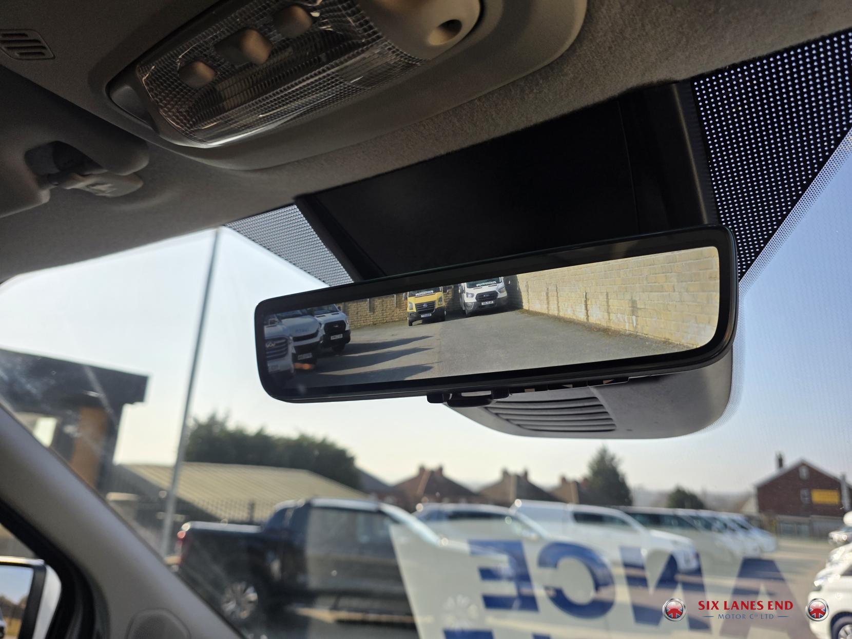 Ford Transit Custom 2.0 320 EcoBlue Limited Crew Van Double Cab 5dr Diesel Manual L2 H1 Euro 6 (s/s) (6 Seat) (130 ps)