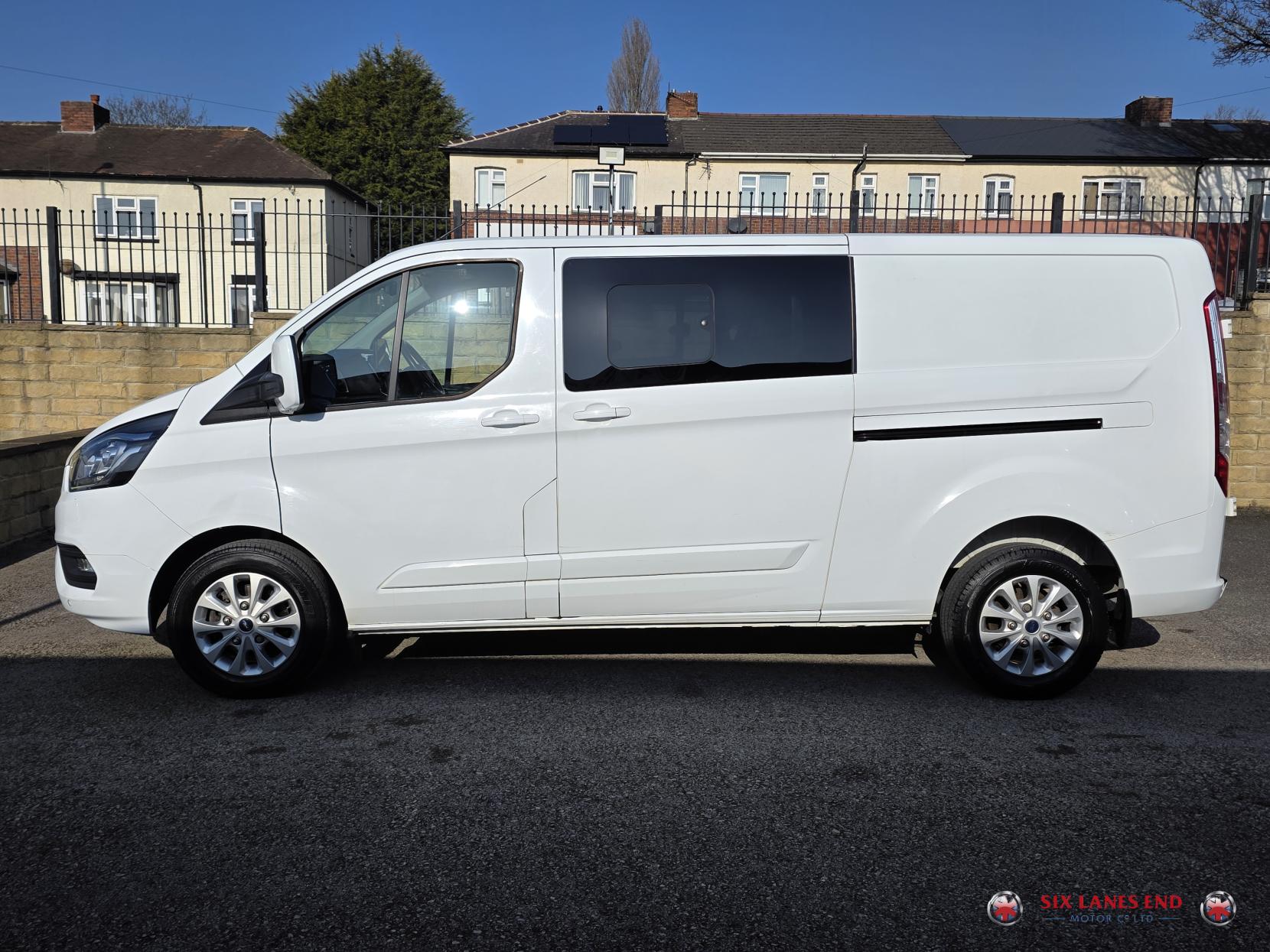 Ford Transit Custom 2.0 320 EcoBlue Limited Crew Van Double Cab 5dr Diesel Manual L2 H1 Euro 6 (s/s) (6 Seat) (130 ps)