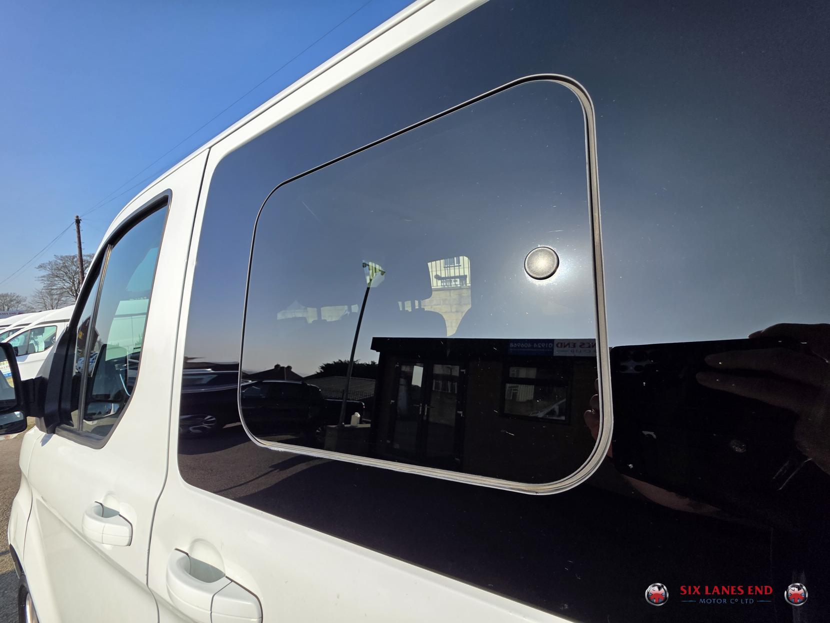 Ford Transit Custom 2.0 320 EcoBlue Limited Crew Van Double Cab 5dr Diesel Manual L2 H1 Euro 6 (s/s) (6 Seat) (130 ps)