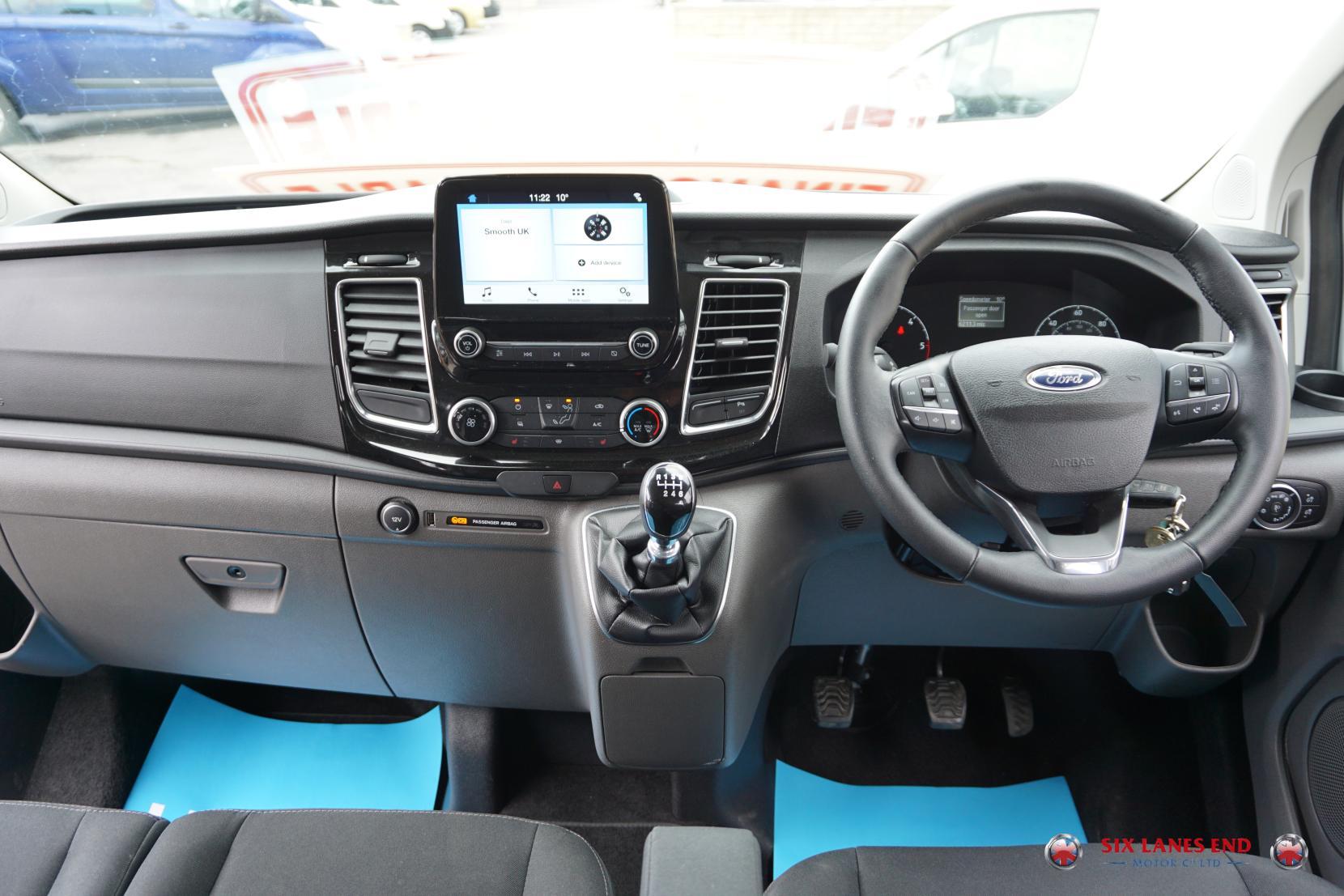 Ford Transit Custom 2.0 320 EcoBlue Limited Crew Van Double Cab 5dr Diesel Manual L2 H1 Euro 6 (s/s) (6 Seat) (130 ps)