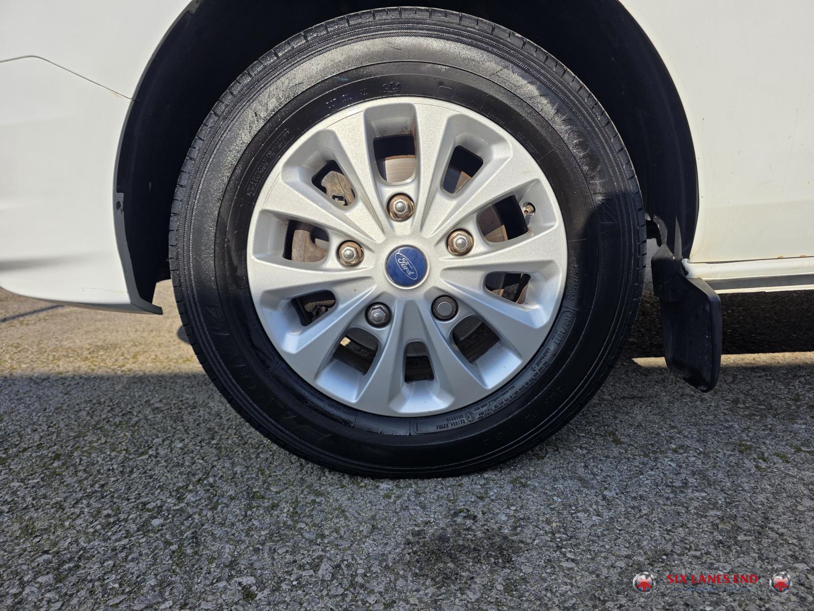 Ford Transit Custom 2.0 320 EcoBlue Limited Crew Van Double Cab 5dr Diesel Manual L2 H1 Euro 6 (s/s) (6 Seat) (130 ps)