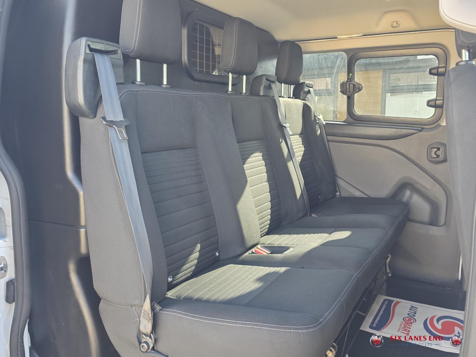 Ford Transit Custom 2.0 320 EcoBlue Limited Crew Van Double Cab 5dr Diesel Manual L2 H1 Euro 6 (s/s) (6 Seat) (130 ps)