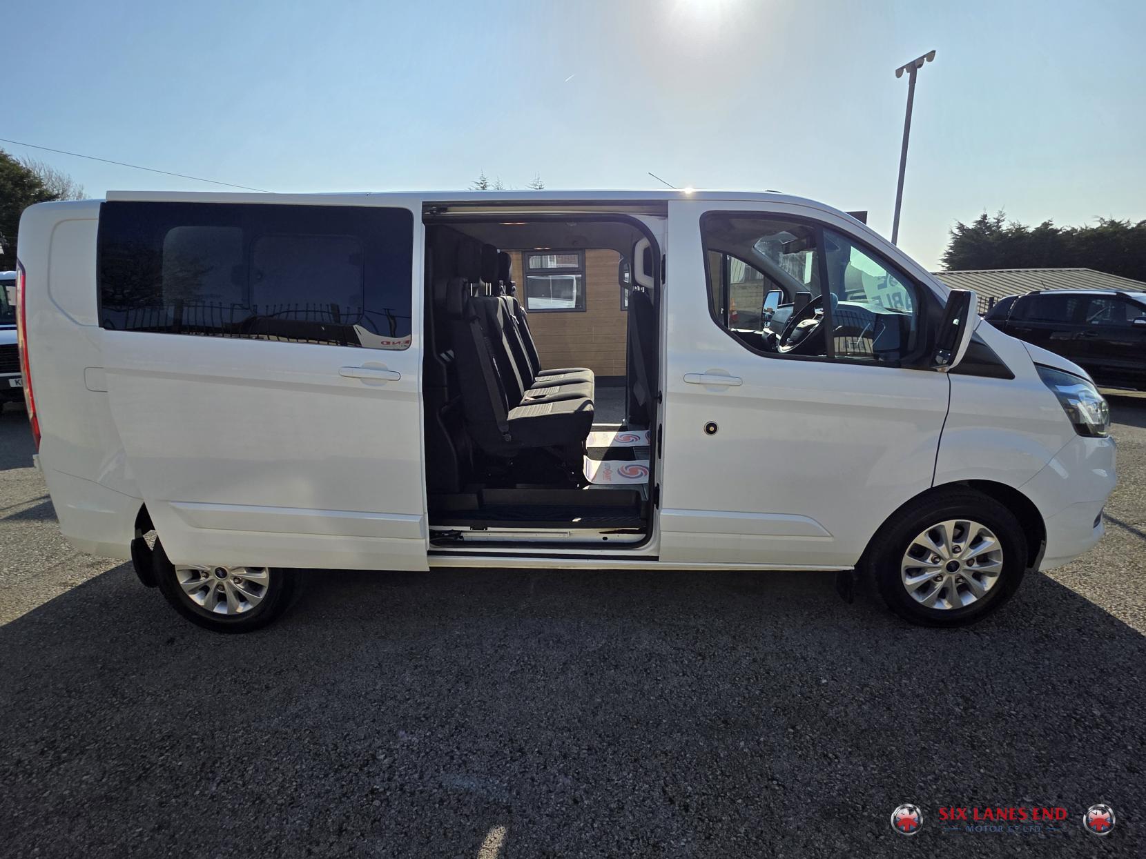 Ford Transit Custom 2.0 320 EcoBlue Limited Crew Van Double Cab 5dr Diesel Manual L2 H1 Euro 6 (s/s) (6 Seat) (130 ps)