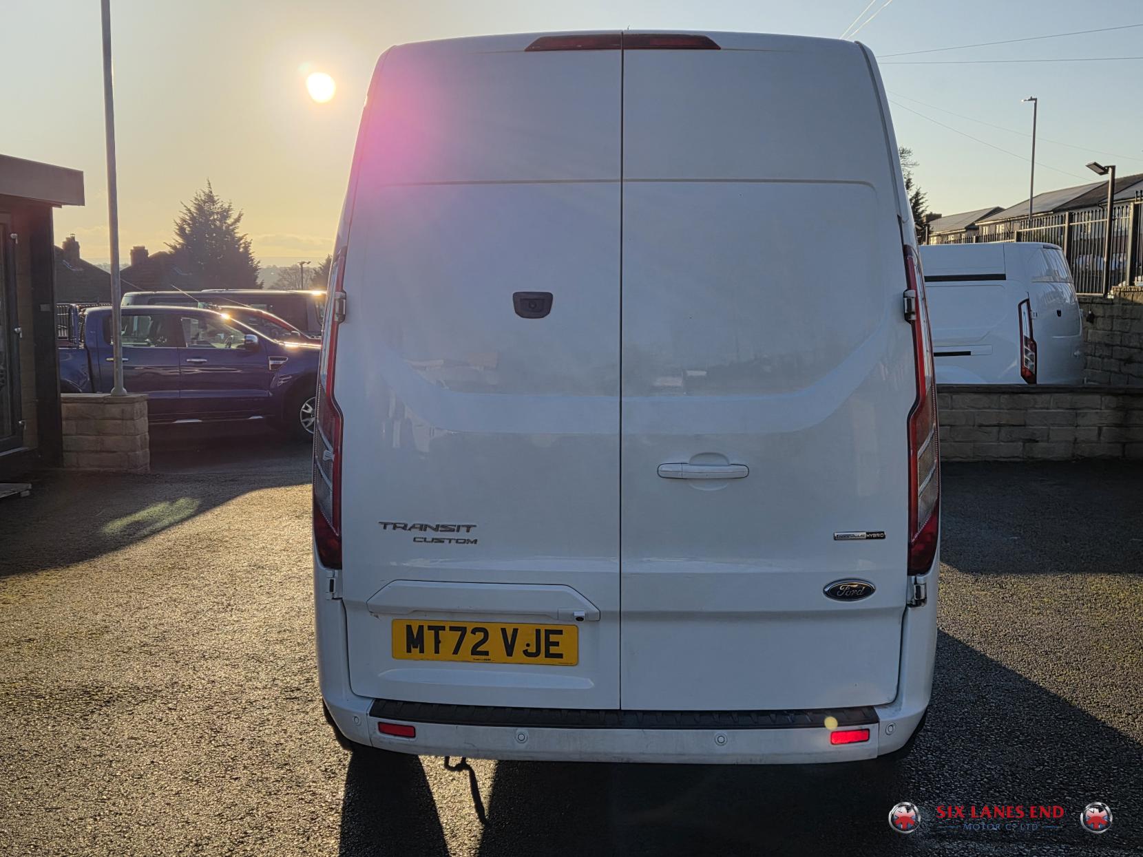 Ford Transit Custom 2.0 300 EcoBlue MHEV Limited Panel Van 5dr Diesel Manual L2 H2 Euro 6 (s/s) (130 ps)