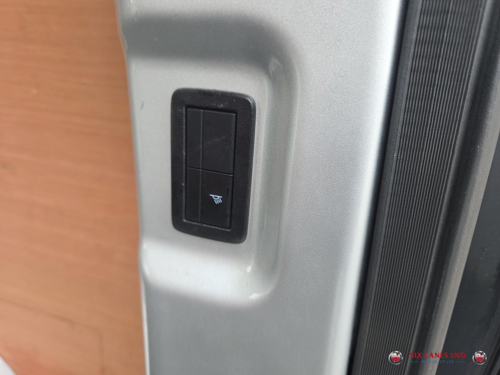 Ford Transit Custom 2.0 300 EcoBlue Limited Panel Van 5dr Diesel Manual L2 H1 Euro 6 (s/s) (136 ps)