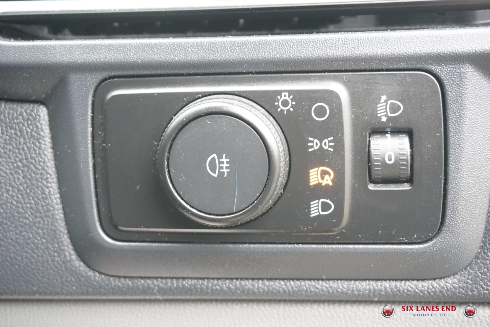 Ford Transit Custom 2.0 300 EcoBlue Limited Panel Van 5dr Diesel Manual L2 H1 Euro 6 (s/s) (136 ps)