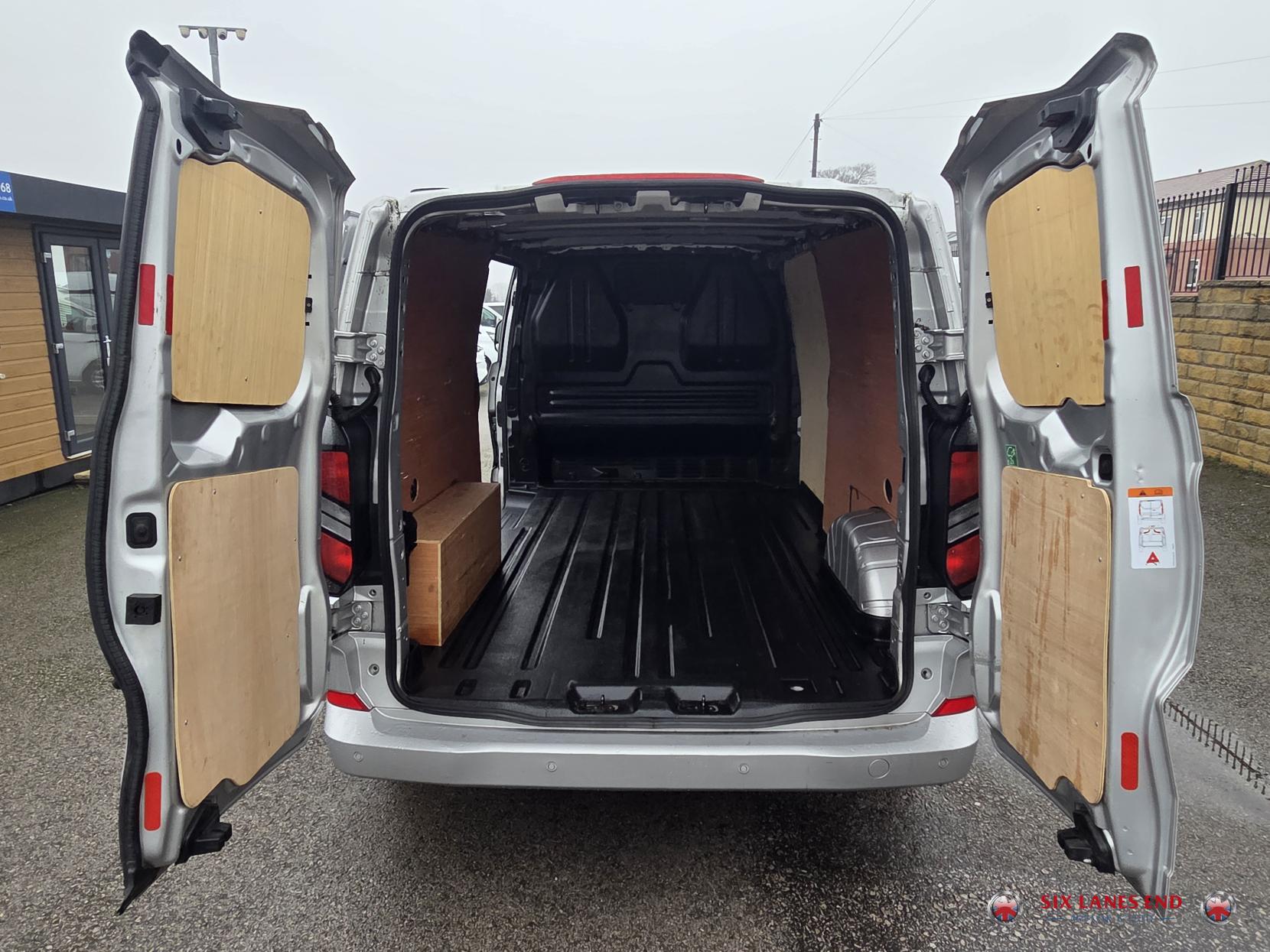 Ford Transit Custom 2.0 300 EcoBlue Limited Panel Van 5dr Diesel Manual L2 H1 Euro 6 (s/s) (136 ps)