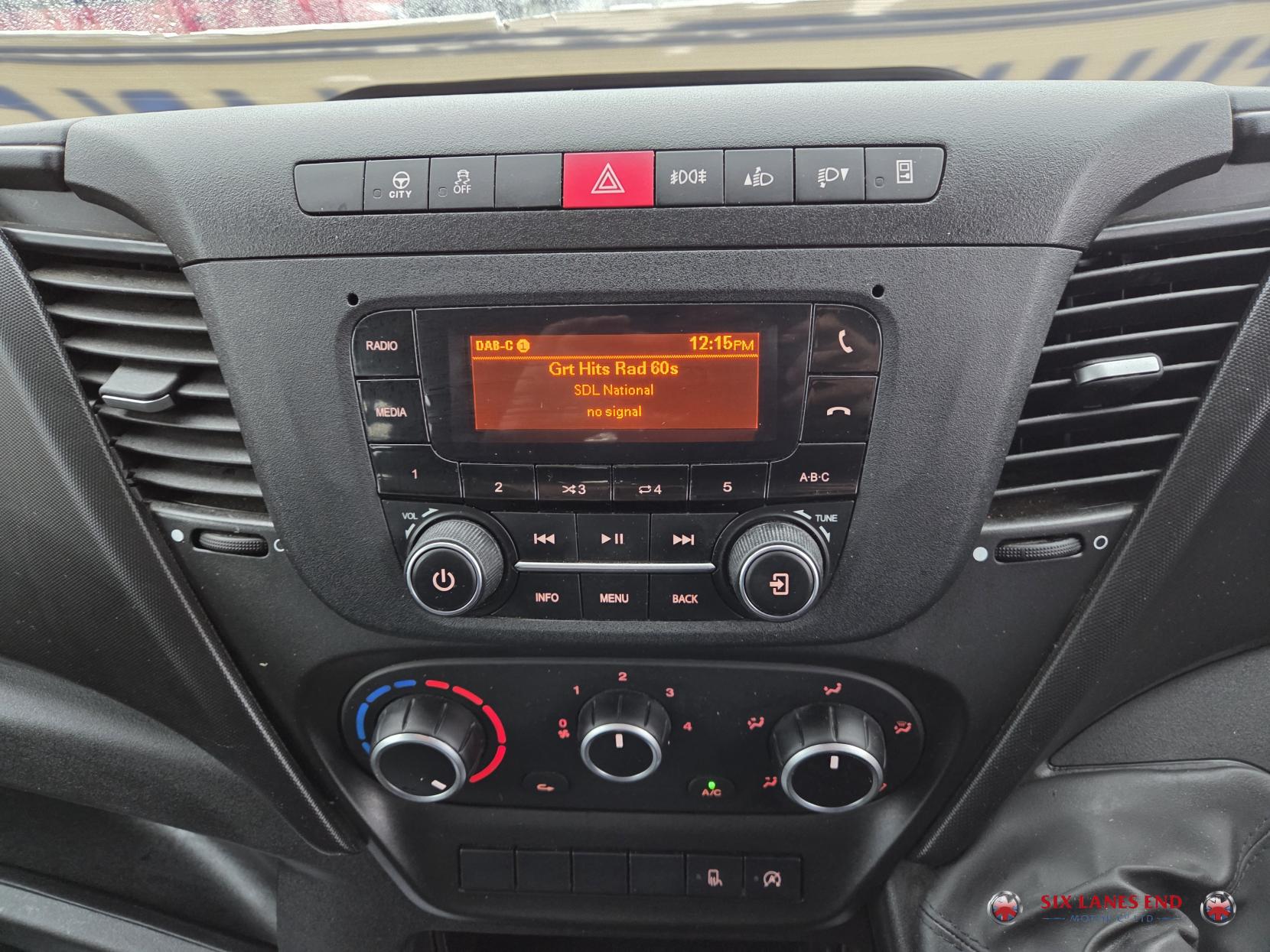 Iveco Daily 2.3D HPI 14V 35C 3750 Tipper Double Cab 4dr Diesel Manual L3 Euro 6 (s/s) (DRW) (136 ps)