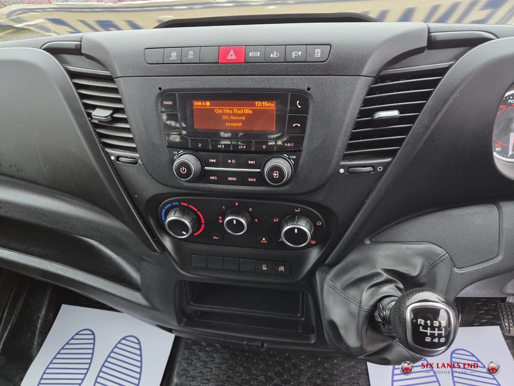 Iveco Daily 2.3D HPI 14V 35C 3750 Tipper Double Cab 4dr Diesel Manual L3 Euro 6 (s/s) (DRW) (136 ps)