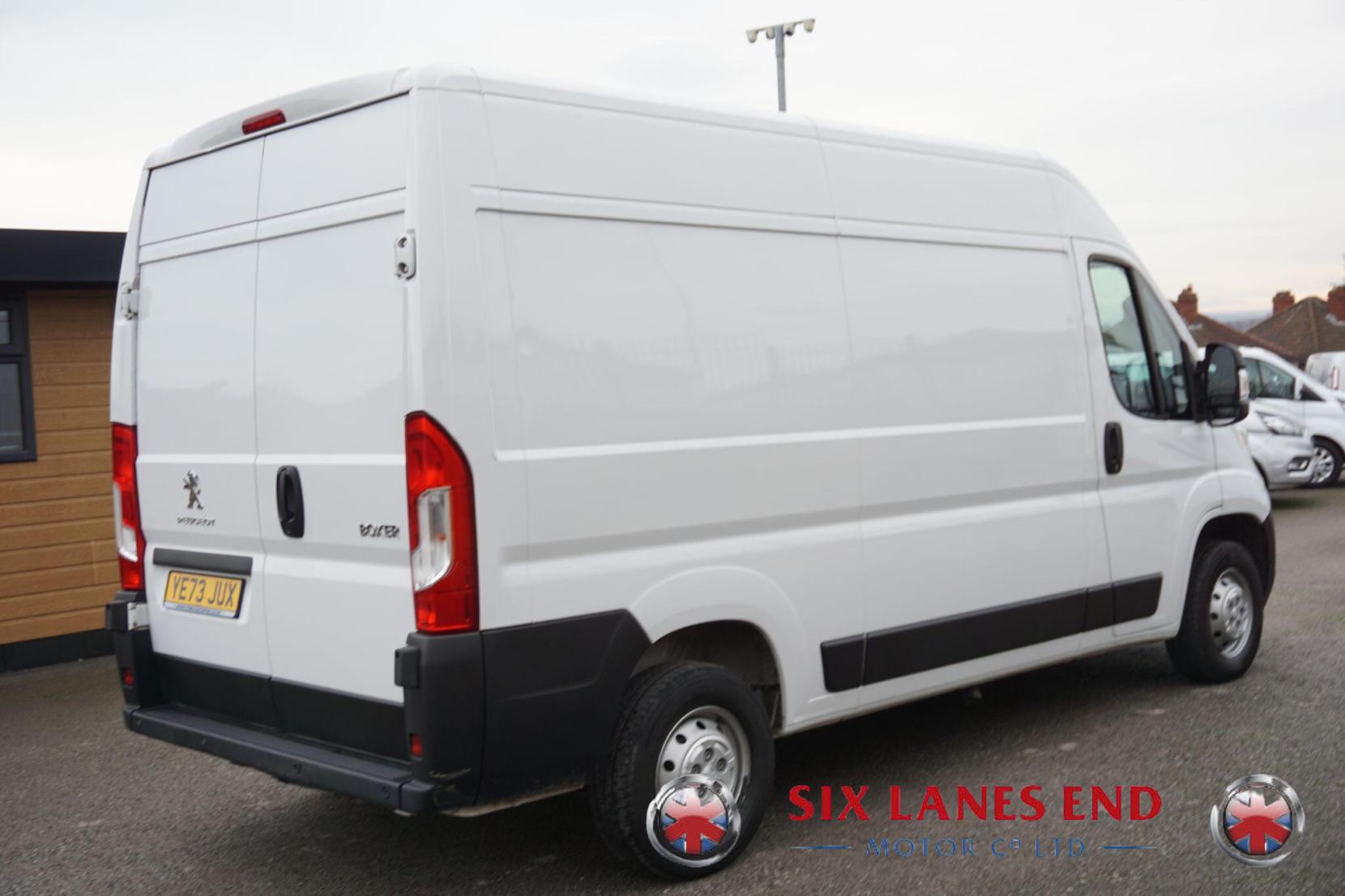 Peugeot Boxer 2.2 BlueHDi 335 Professional Premium + Panel Van 5dr Diesel Manual L2 H2 Euro 6 (s/s) (140 ps)