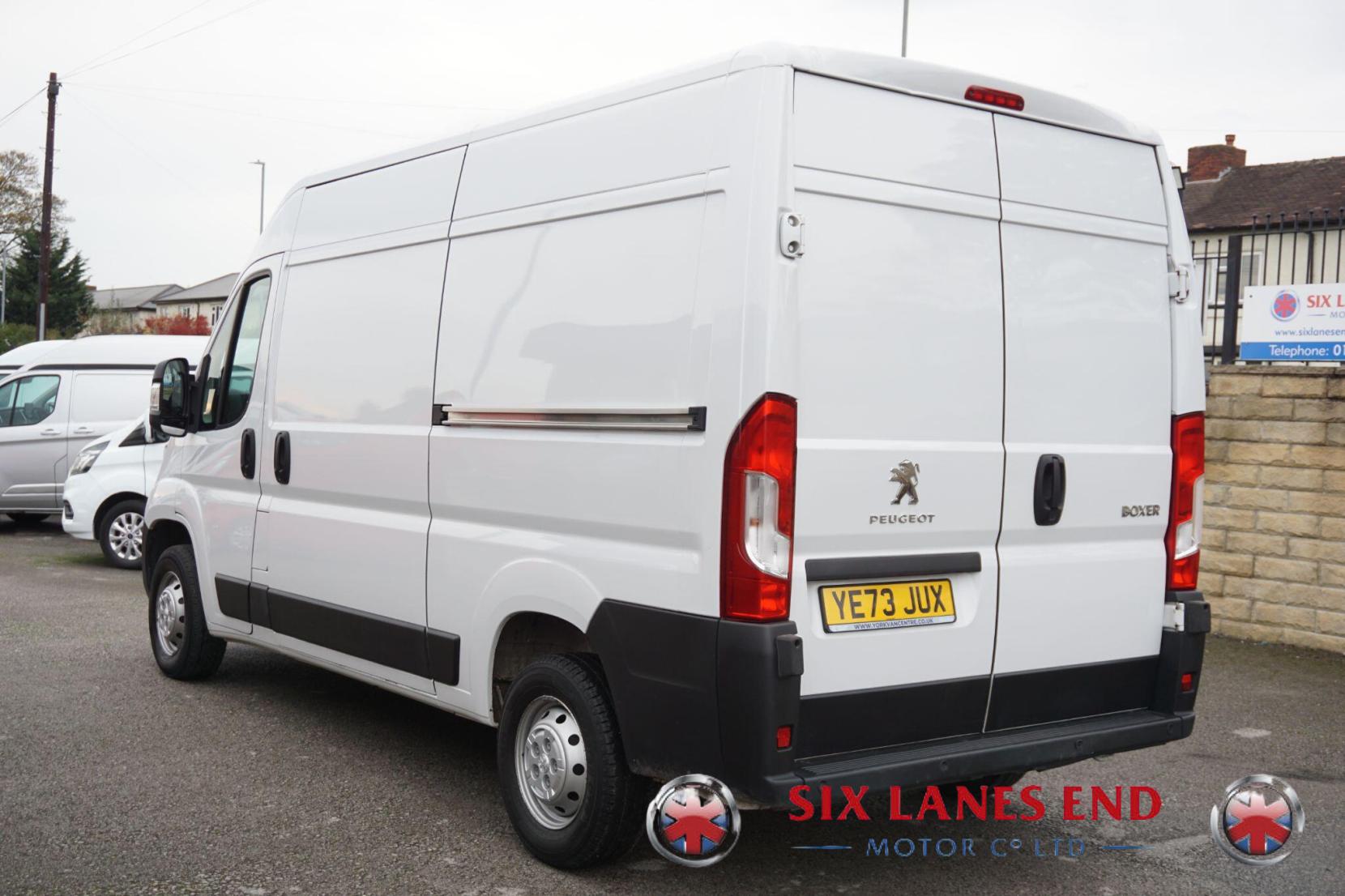 Peugeot Boxer 2.2 BlueHDi 335 Professional Premium + Panel Van 5dr Diesel Manual L2 H2 Euro 6 (s/s) (140 ps)