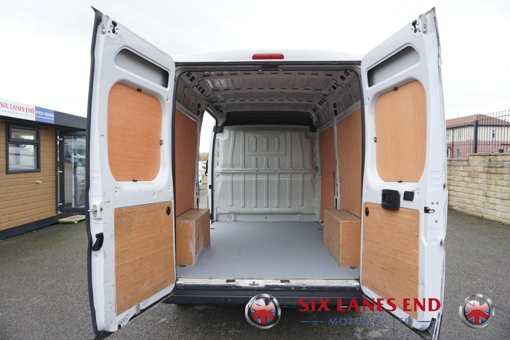 Peugeot Boxer 2.2 BlueHDi 335 Professional Premium + Panel Van 5dr Diesel Manual L2 H2 Euro 6 (s/s) (140 ps)