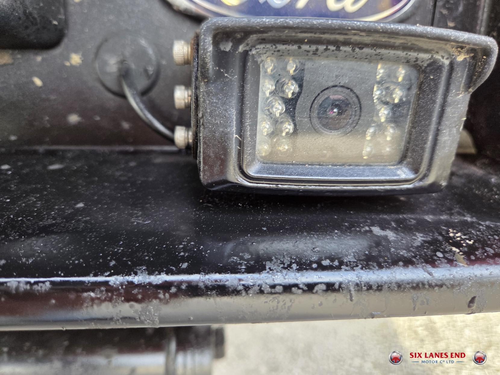 Ford Transit 2.0 350 EcoBlue Leader Dropside 2dr Diesel Manual RWD L4 Euro 6 (s/s) (130 ps)