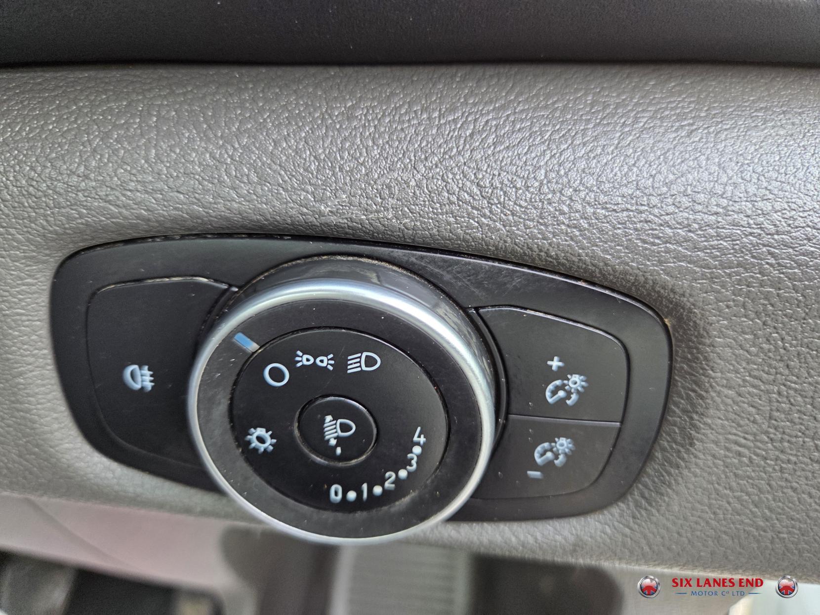 Ford Transit 2.0 350 EcoBlue Leader Dropside 2dr Diesel Manual RWD L4 Euro 6 (s/s) (130 ps)