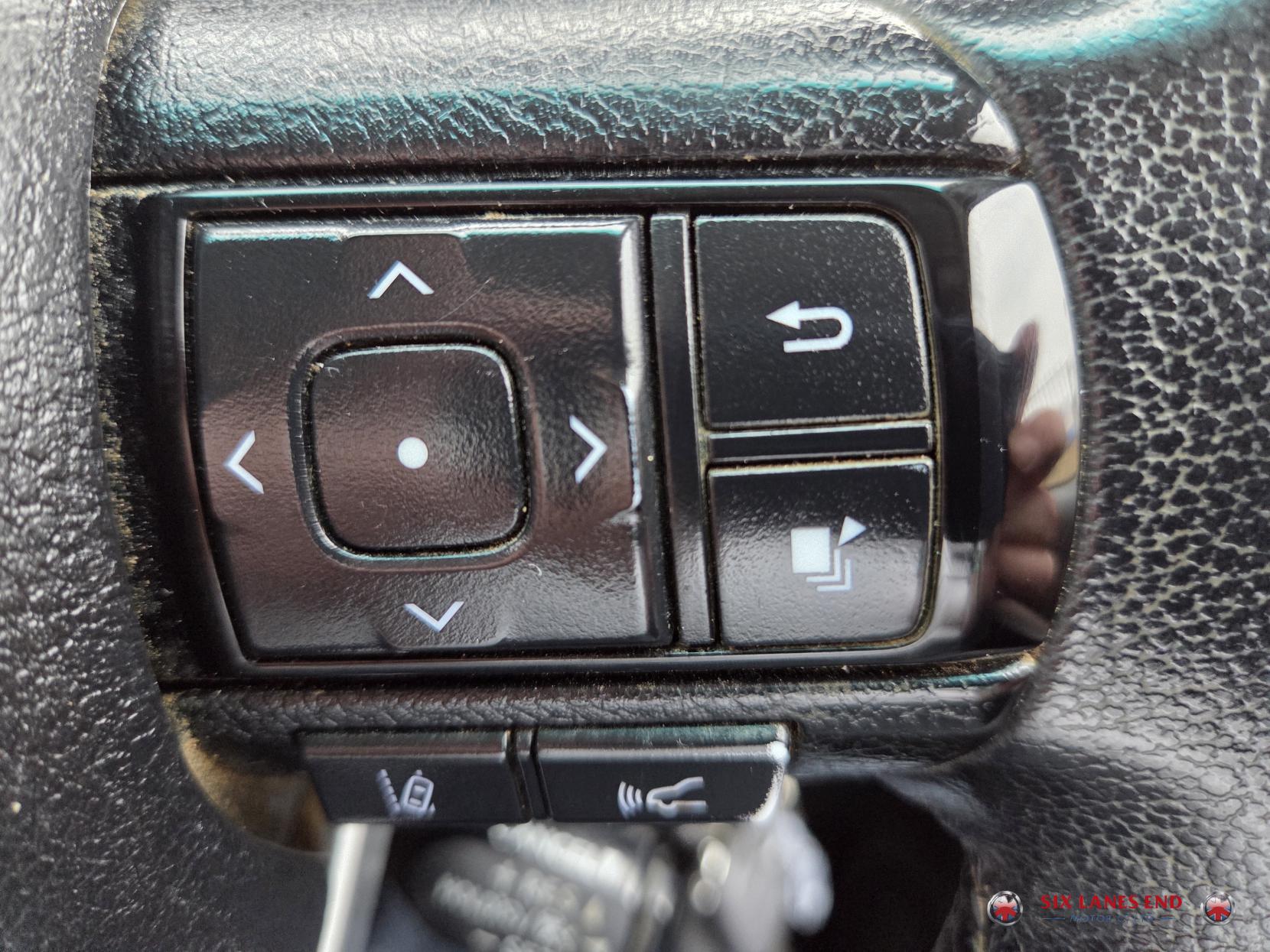 Toyota Hilux 2.4 D-4D Icon Pickup Double Cab 4dr Diesel Auto 4WD Euro 6 (s/s) (150 ps)