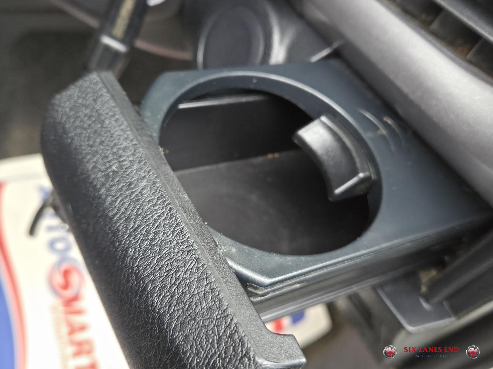 Toyota Hilux 2.4 D-4D Icon Pickup Double Cab 4dr Diesel Auto 4WD Euro 6 (s/s) (150 ps)