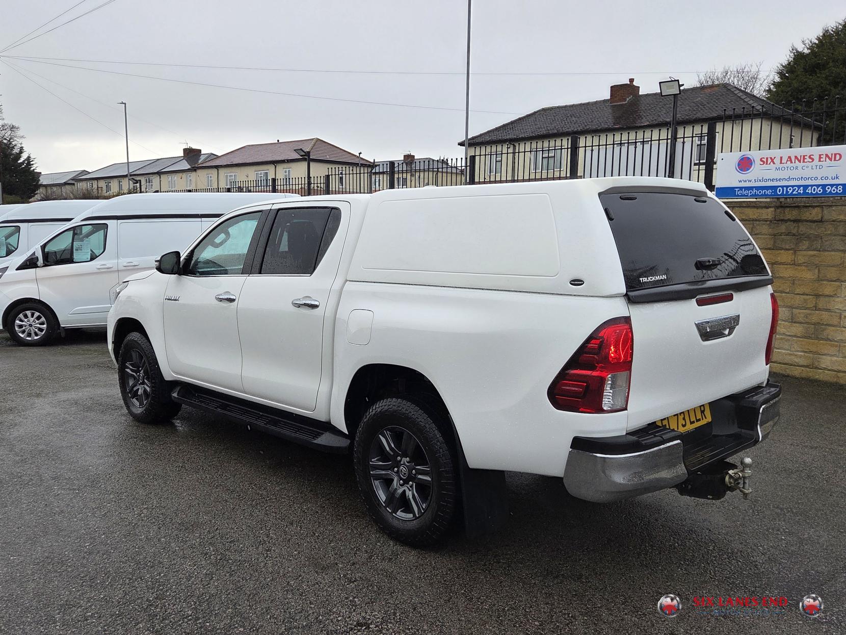Toyota Hilux 2.4 D-4D Icon Pickup Double Cab 4dr Diesel Auto 4WD Euro 6 (s/s) (150 ps)