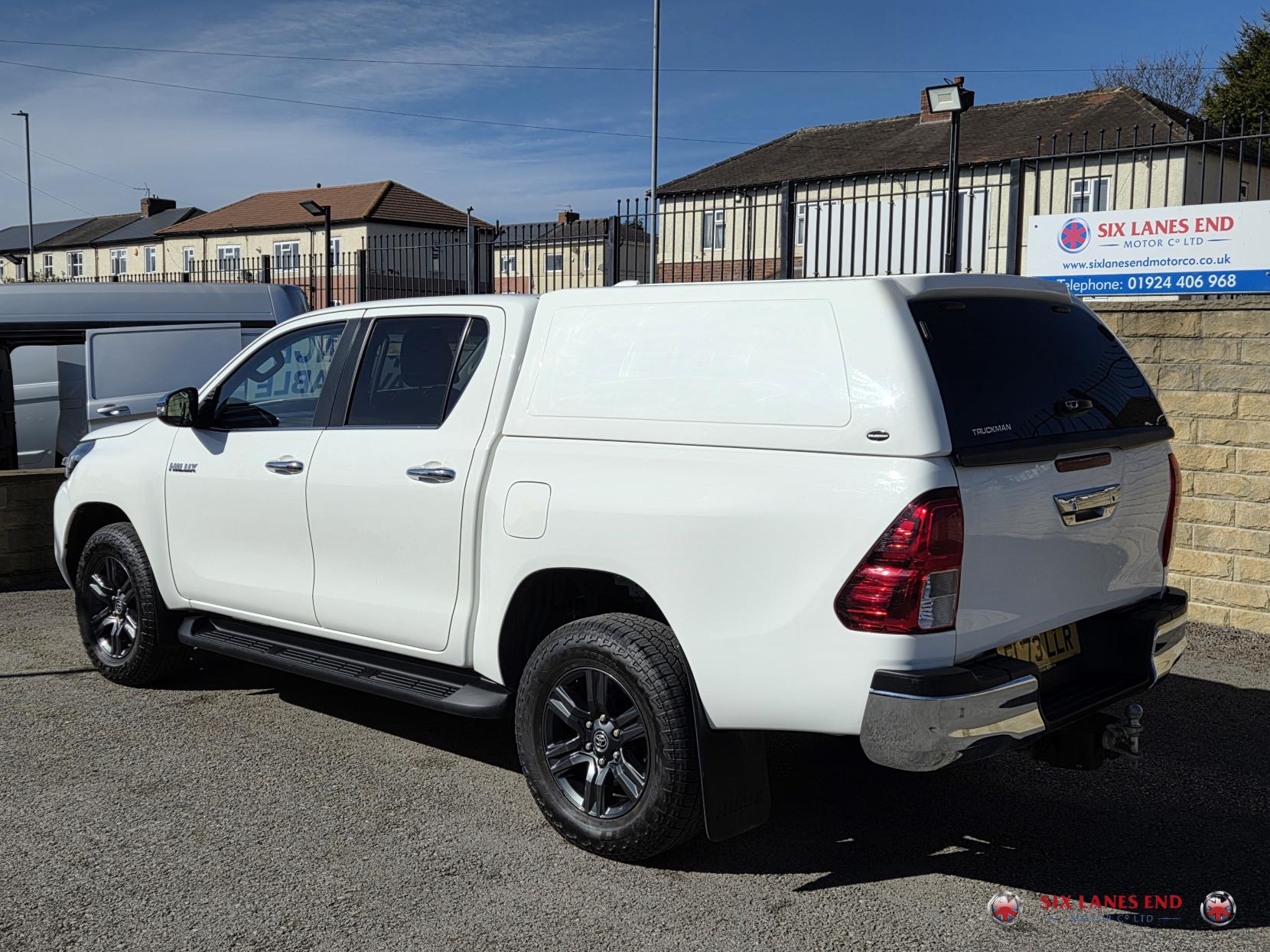 Toyota Hilux 2.4 D-4D Icon Pickup Double Cab 4dr Diesel Auto 4WD Euro 6 (s/s) (150 ps)