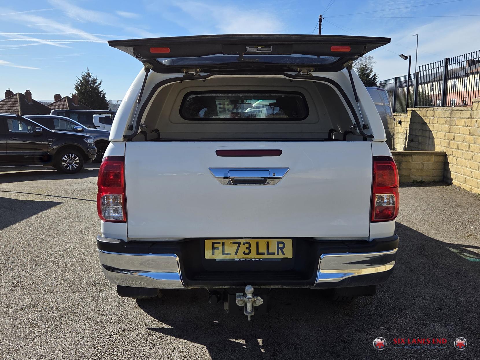 Toyota Hilux 2.4 D-4D Icon Pickup Double Cab 4dr Diesel Auto 4WD Euro 6 (s/s) (150 ps)