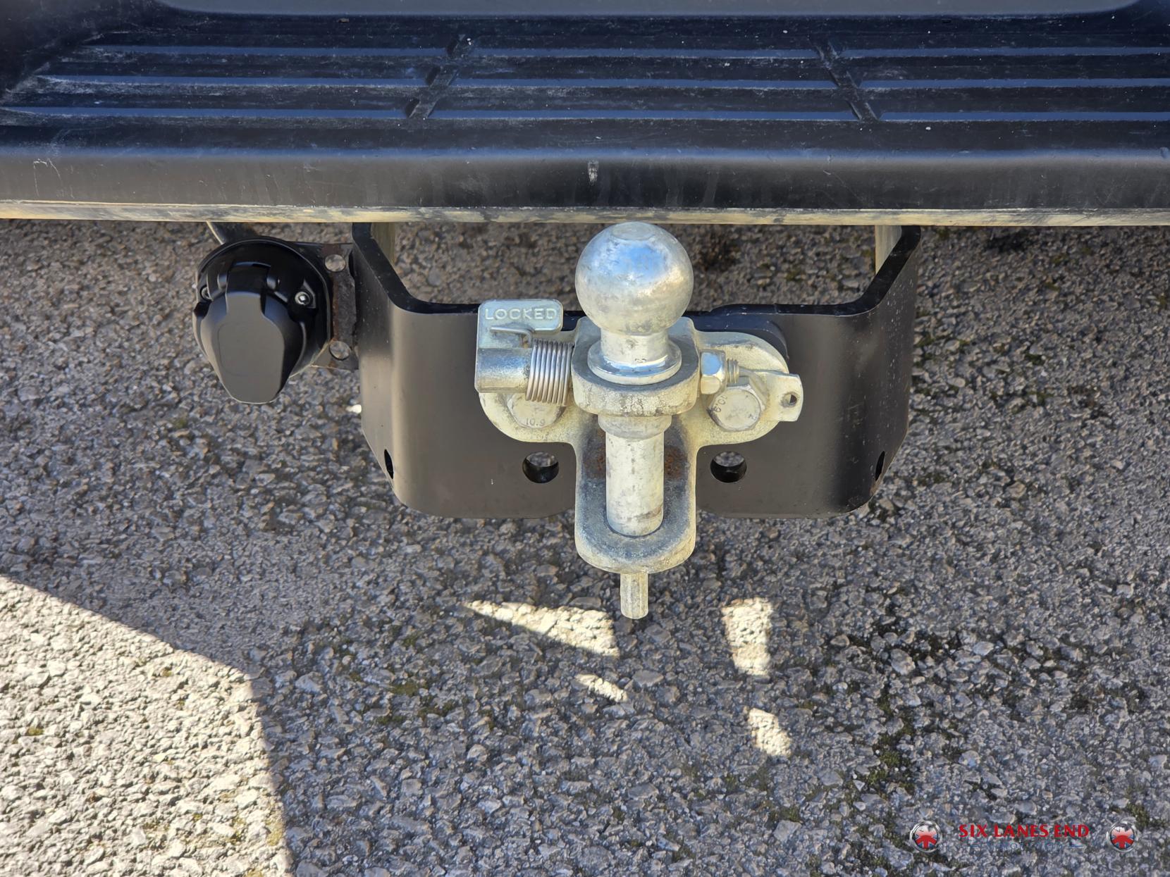 Toyota Hilux 2.4 D-4D Icon Pickup Double Cab 4dr Diesel Auto 4WD Euro 6 (s/s) (150 ps)