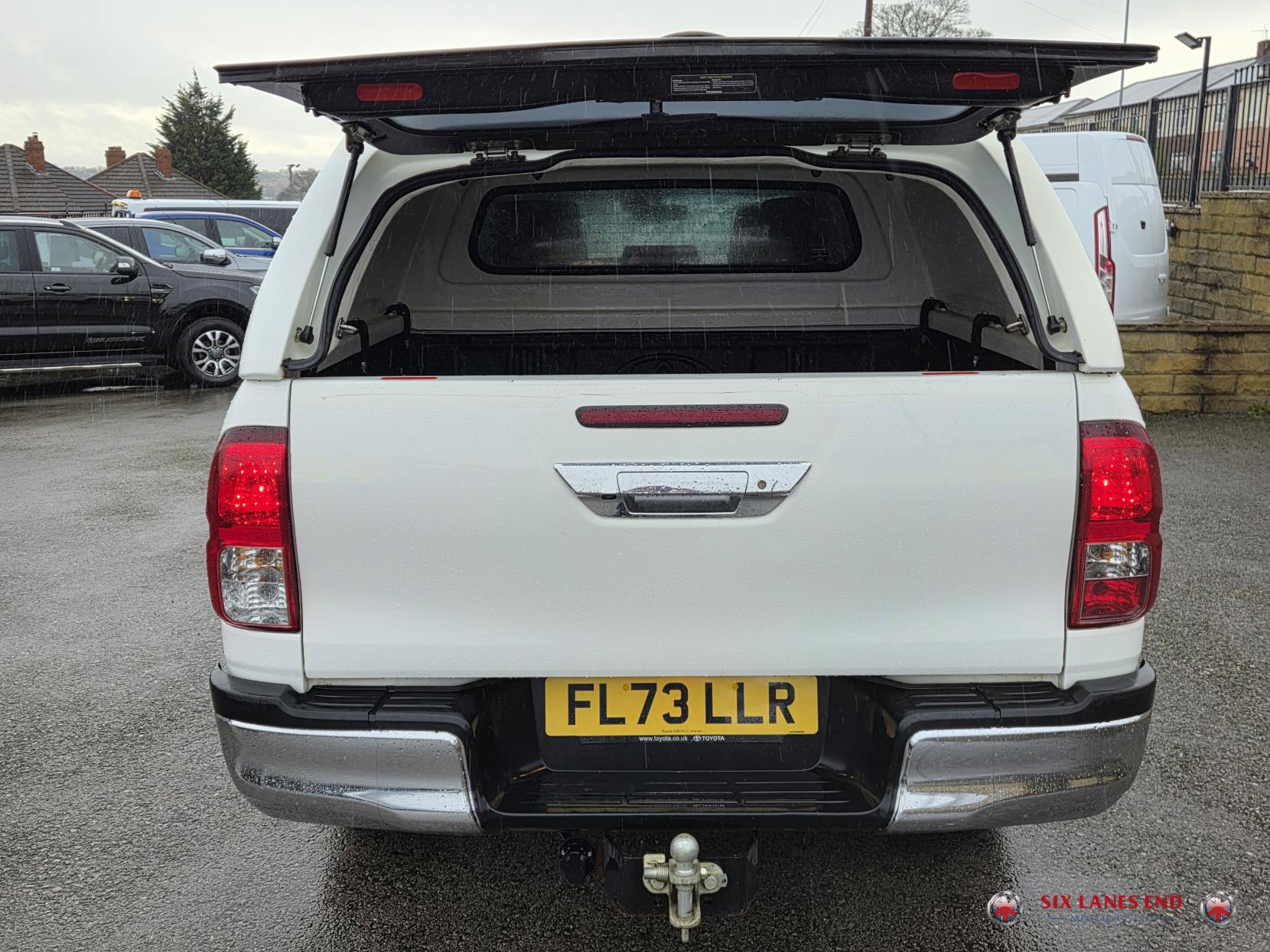 Toyota Hilux 2.4 D-4D Icon Pickup Double Cab 4dr Diesel Auto 4WD Euro 6 (s/s) (150 ps)