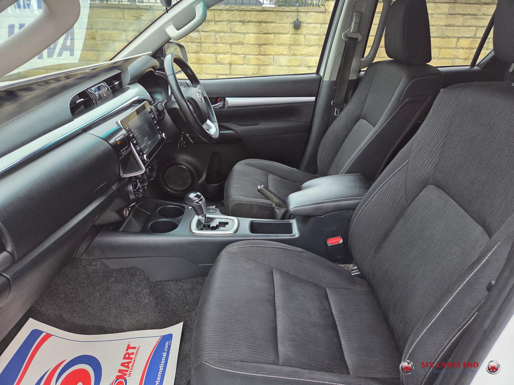 Toyota Hilux 2.4 D-4D Icon Pickup Double Cab 4dr Diesel Auto 4WD Euro 6 (s/s) (150 ps)