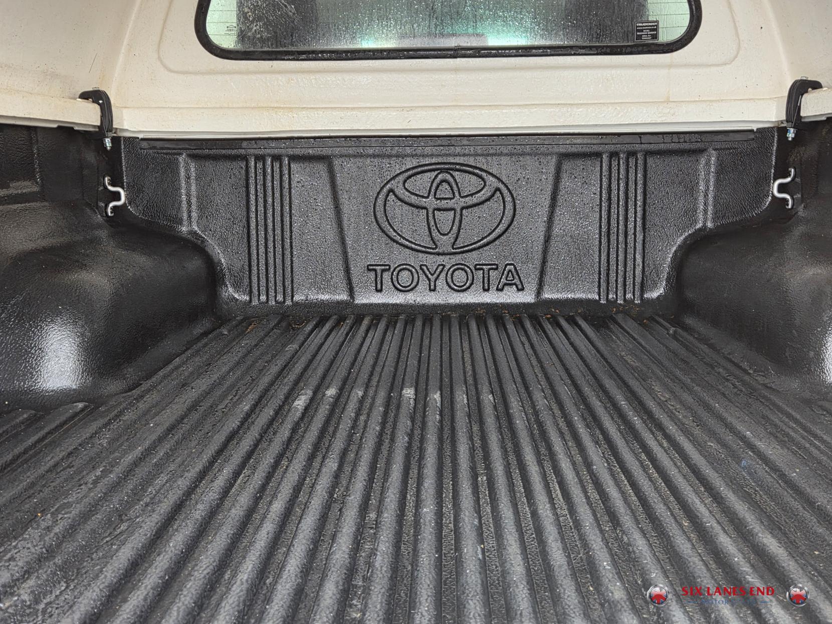 Toyota Hilux 2.4 D-4D Icon Pickup Double Cab 4dr Diesel Auto 4WD Euro 6 (s/s) (150 ps)