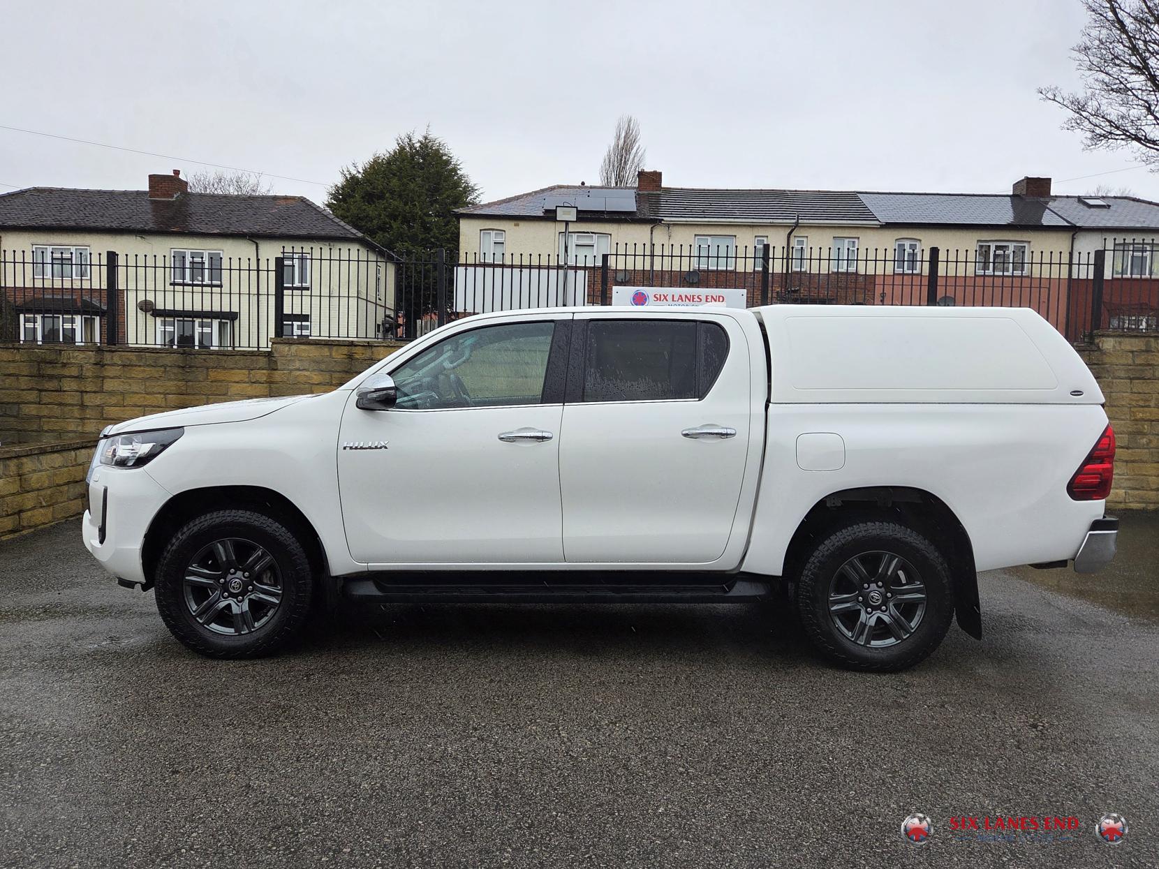 Toyota Hilux 2.4 D-4D Icon Pickup Double Cab 4dr Diesel Auto 4WD Euro 6 (s/s) (150 ps)
