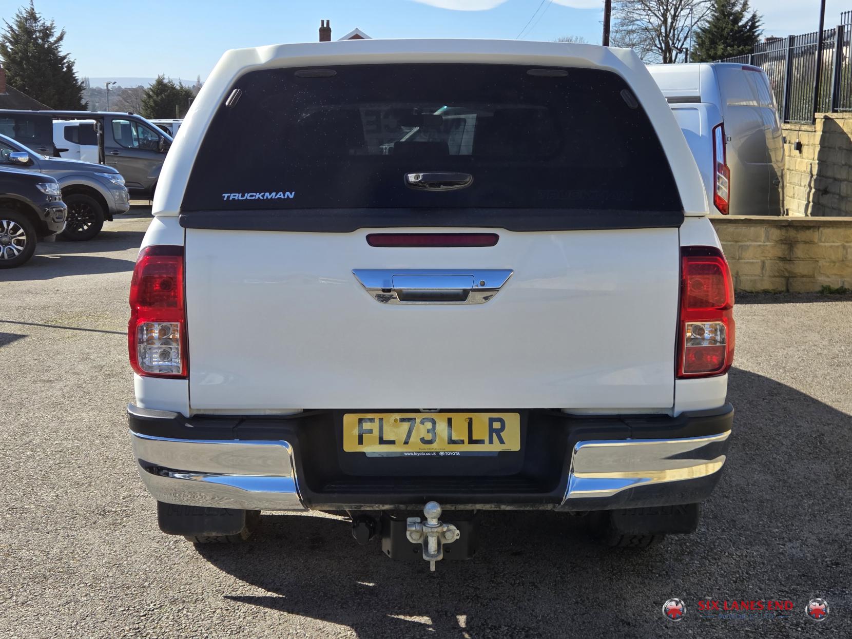 Toyota Hilux 2.4 D-4D Icon Pickup Double Cab 4dr Diesel Auto 4WD Euro 6 (s/s) (150 ps)
