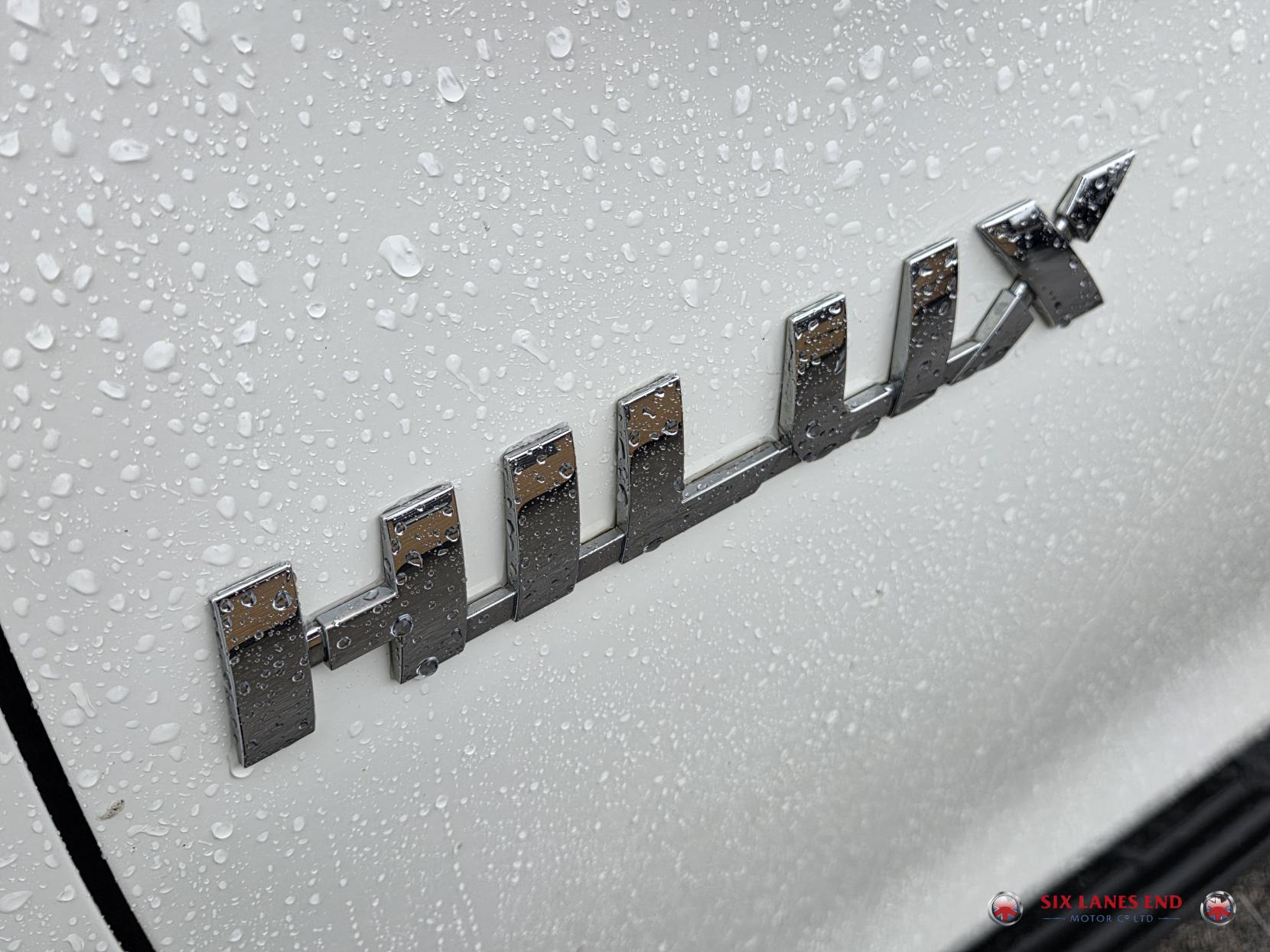 Toyota Hilux 2.4 D-4D Icon Pickup Double Cab 4dr Diesel Auto 4WD Euro 6 (s/s) (150 ps)