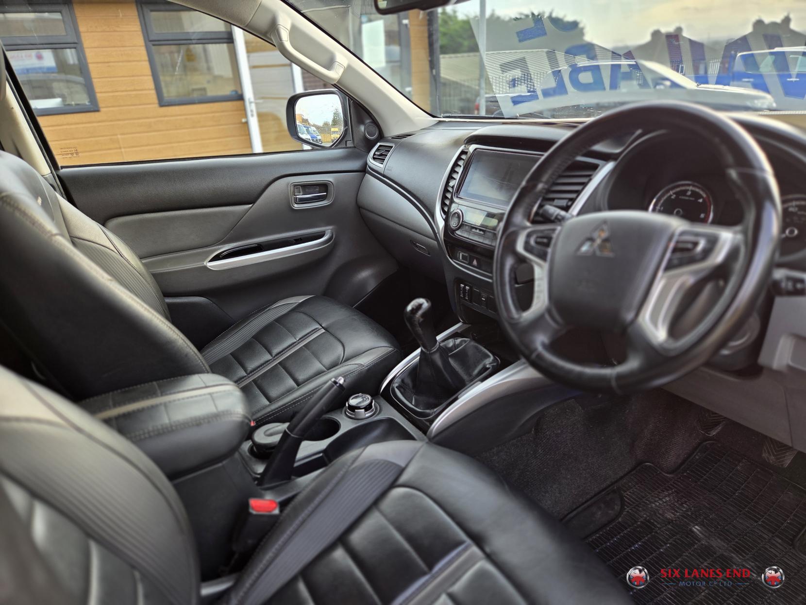 Mitsubishi L200 2.4 DI-D DC Barbarian Pickup Double Cab 4dr Diesel Manual 4WD Euro 6 (178 ps)