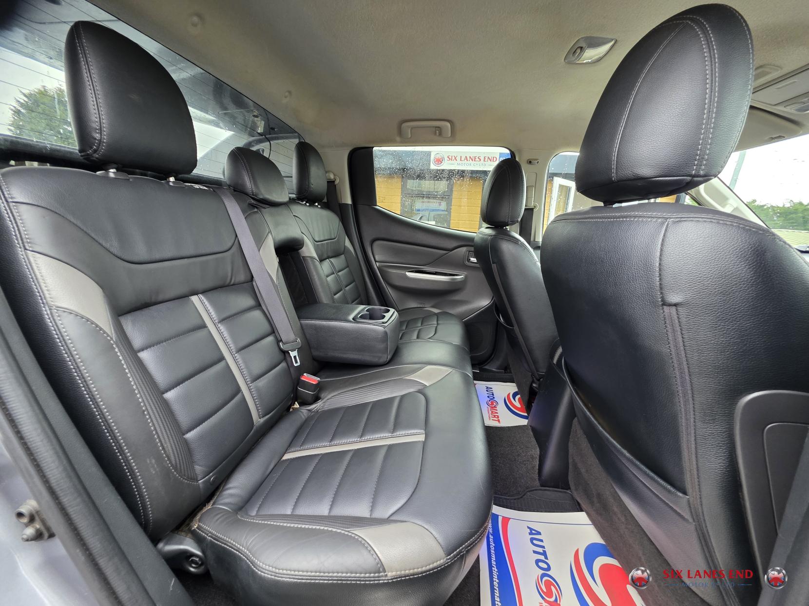 Mitsubishi L200 2.4 DI-D DC Barbarian Pickup Double Cab 4dr Diesel Manual 4WD Euro 6 (178 ps)