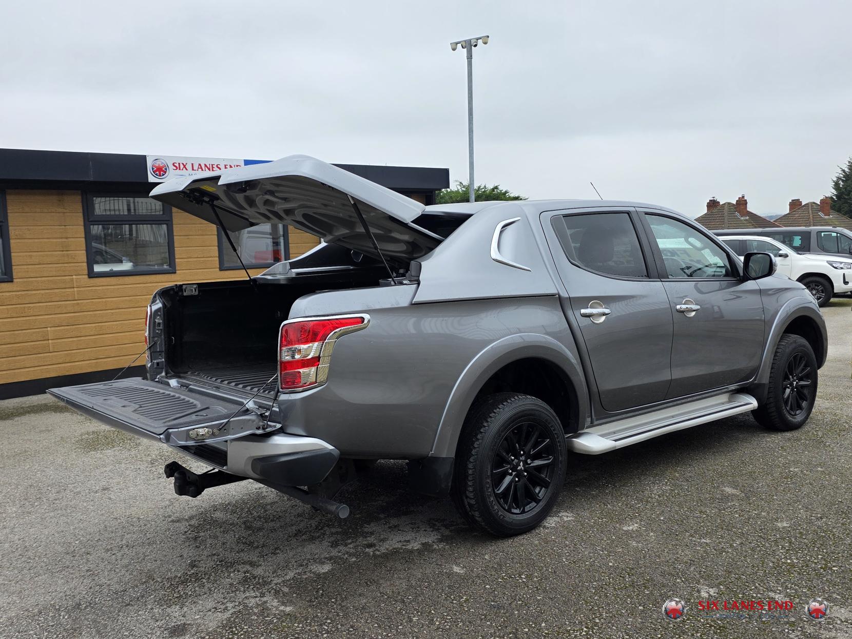 Mitsubishi L200 2.4 DI-D DC Barbarian Pickup Double Cab 4dr Diesel Manual 4WD Euro 6 (178 ps)