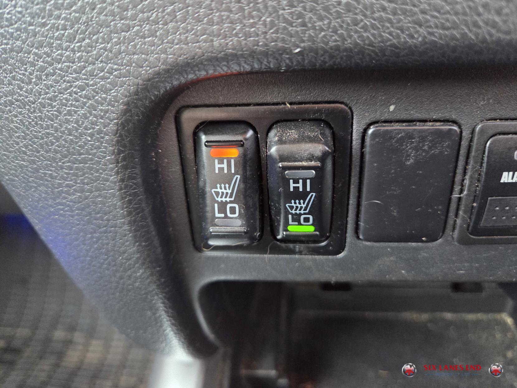 Mitsubishi L200 2.4 DI-D DC Barbarian Pickup Double Cab 4dr Diesel Manual 4WD Euro 6 (178 ps)