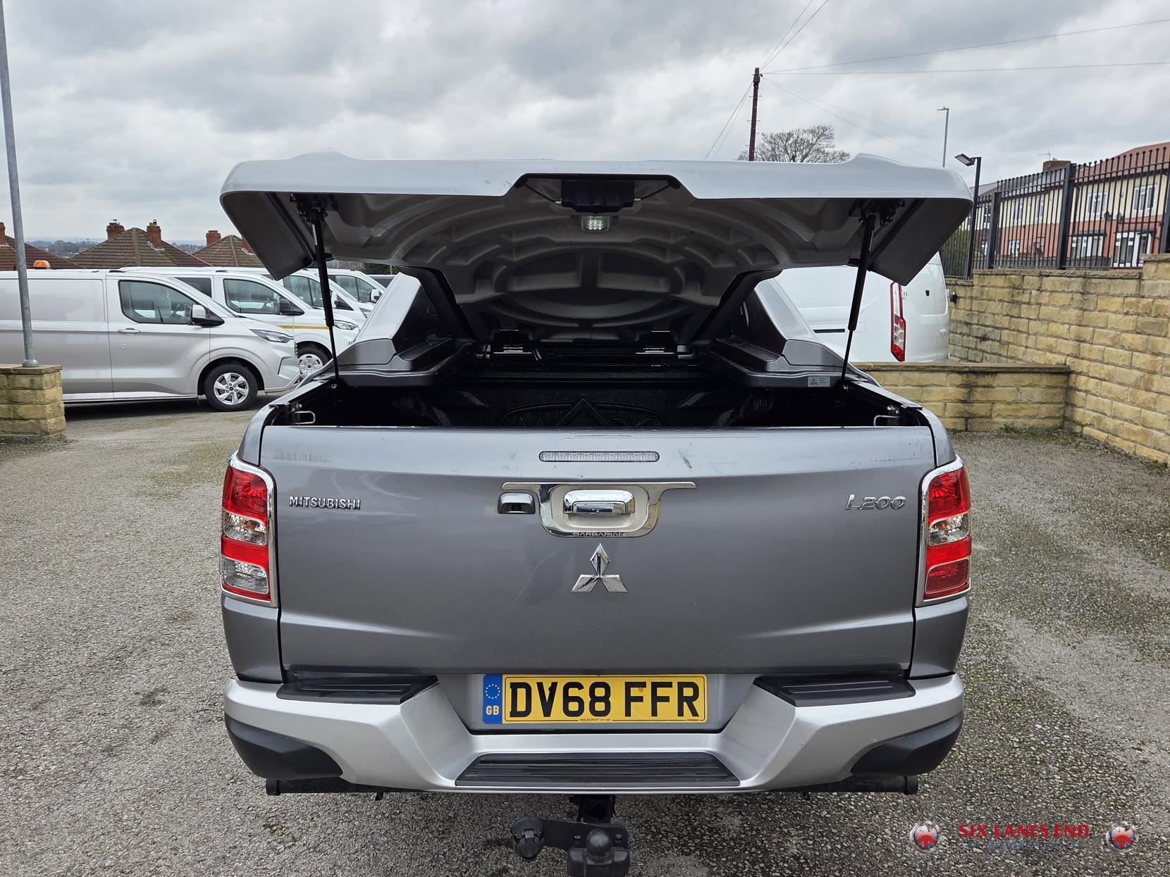 Mitsubishi L200 2.4 DI-D DC Barbarian Pickup Double Cab 4dr Diesel Manual 4WD Euro 6 (178 ps)